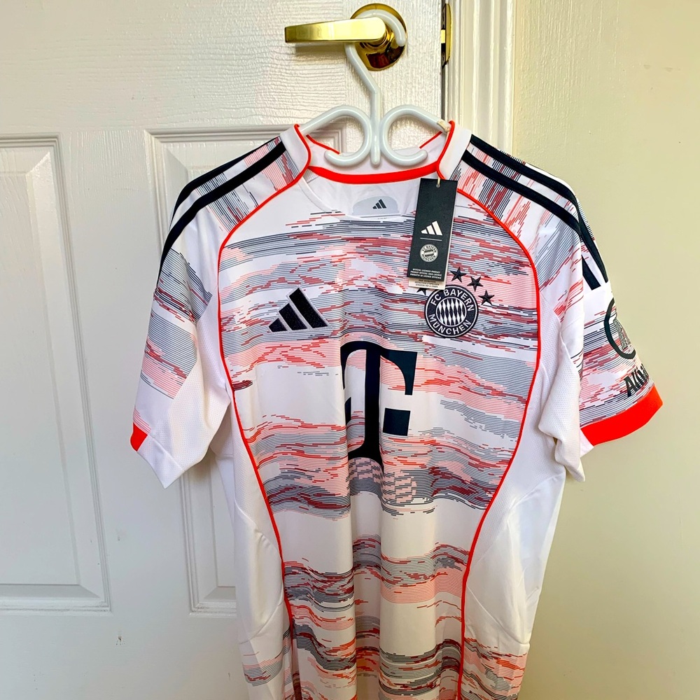 Bayern Munich 2025 officially licensed  away jersey BNWT